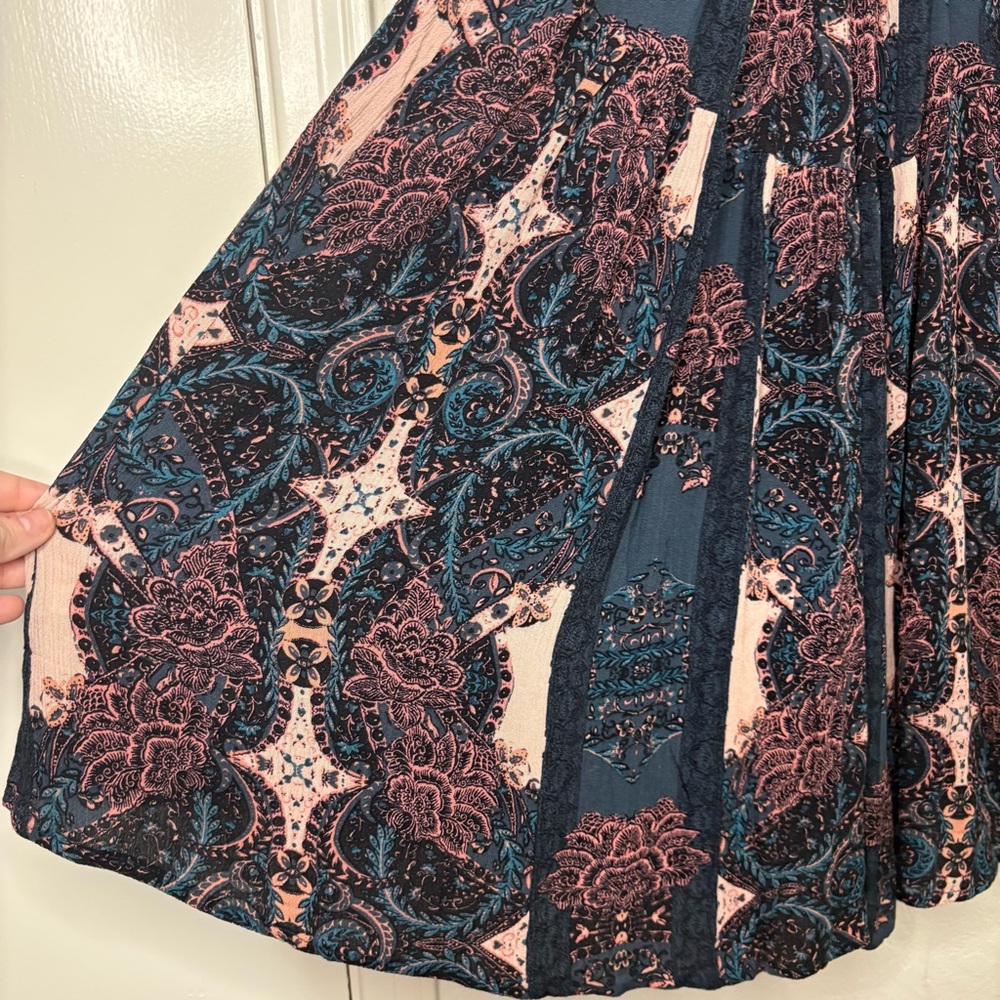 Free People Count Me In Trapeze Tunic Top black / pink combo paisley with lace - Picture 10 of 15